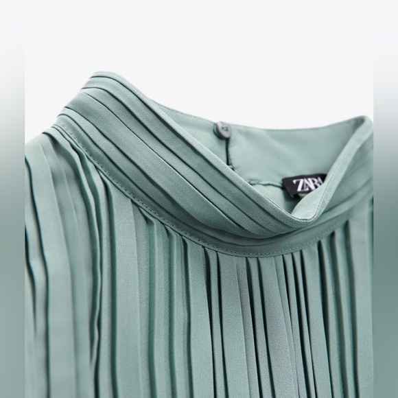 Zara pleated dress - Picture 5 of 6